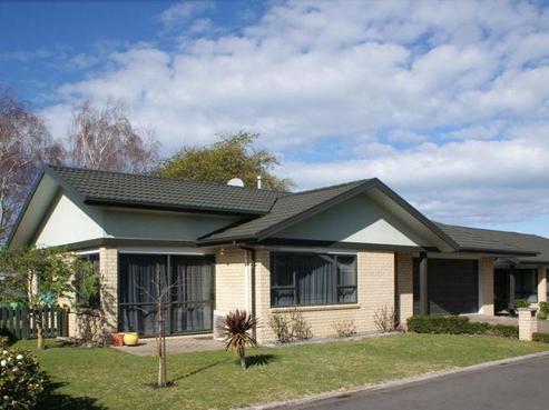 8 Coulston Place, Riverdale