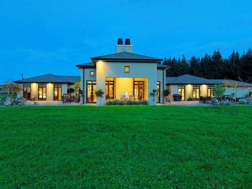 919 Old North Road, Waimauku