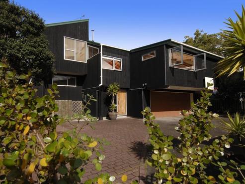 2/26 Hebron Road, Waiake