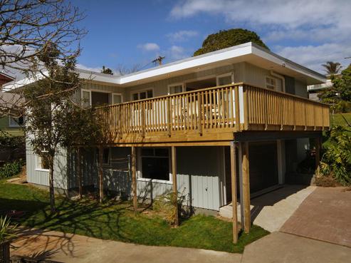 20 Deane Avenue, Titirangi