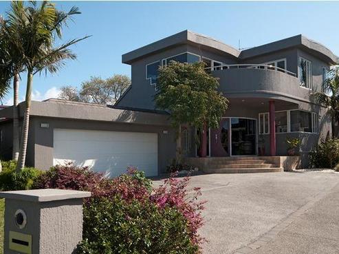 8 Vaughan Crescent, Murrays Bay