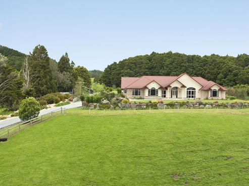 144 Crane Road, Kamo