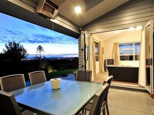 55 Somerton Drive, Huntington