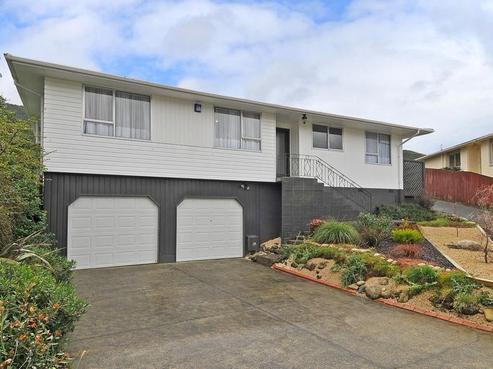 19 Dakota Grove, Totara Park