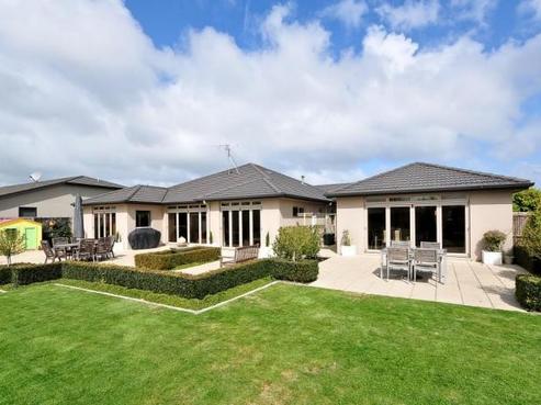 41 Palliser Drive, Huntington