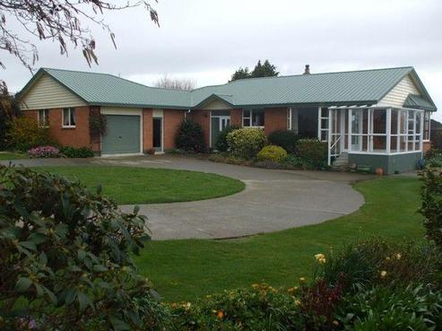 119 Oteramika Road, Tisbury