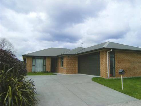 10 Landmark Court, Huntington