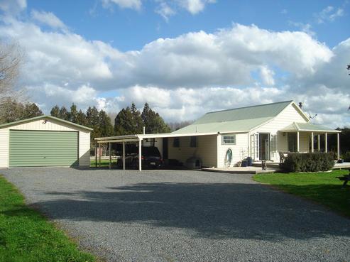 1348 State Highway 1, Hikurangi