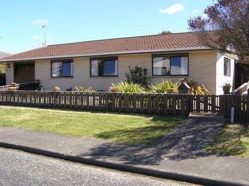 77 Norfolk Crescent, Otaki Beach