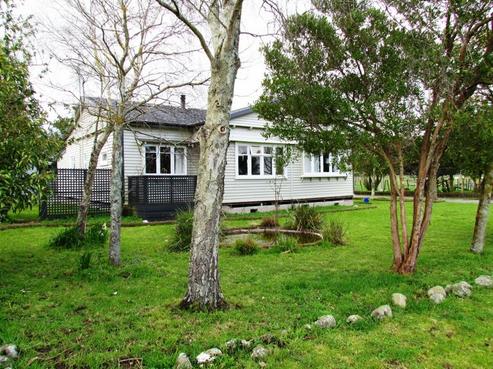 2037 State Highway 2, Featherston