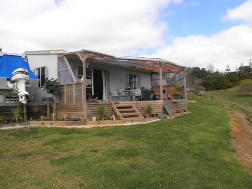 700 Backriver Road, Peria