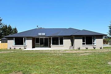 57 Matua Grove, Otatara