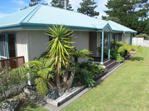 105 Titoki Place, Matarangi