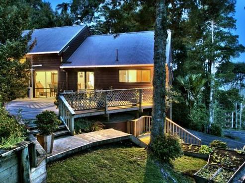 17 Bush Road, Waiatarua