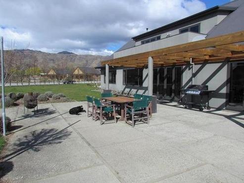 6 Roberts Drive, Cromwell