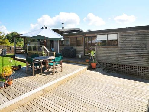 2 Kanuka Road, Sandspit