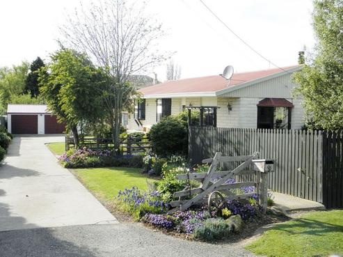 9 Baker Street, Weston
