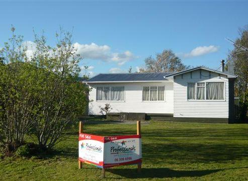 12 Card Crescent, Featherston
