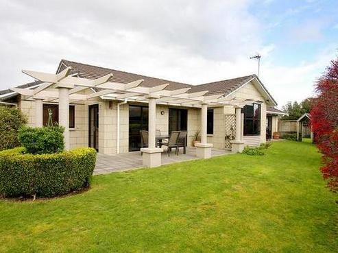 10 Kinross Drive, Merrilands