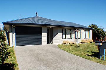 80 Invergarry Road, Hilltop