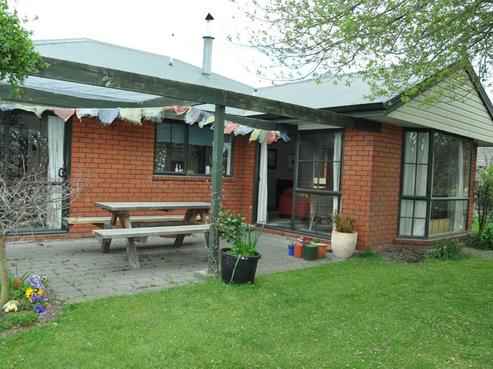 6 Windward Lane, Bromley