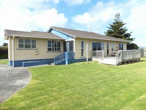 34 Dieffenbach Street, Opunake