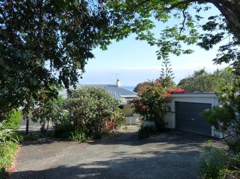 8 Heretaunga Crescent, Cable Bay