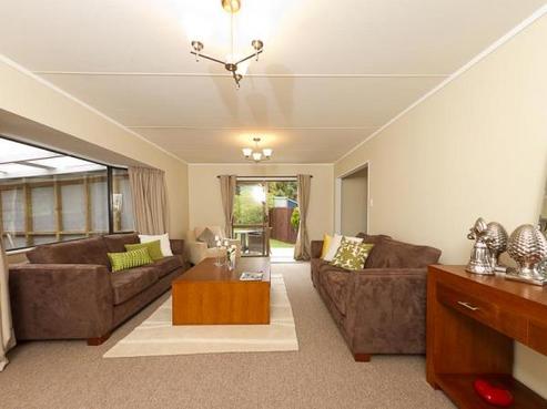 24B Shackleton Grove, Stokes Valley
