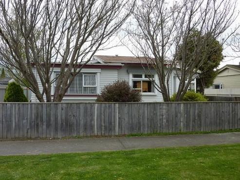 804 Lawrence Street, Akina