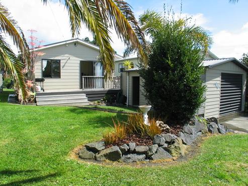 1407 Whangaparaoa Road, Army Bay