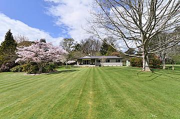 72 Eighty Eight Valley Road, Wakefield