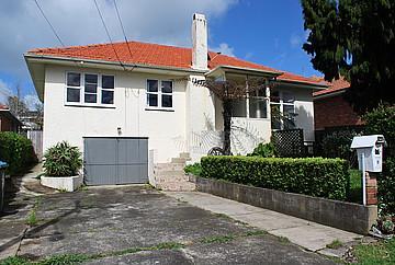 24 Melrose Road East, Hillsborough