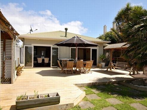 51 Paynters Avenue, Strandon