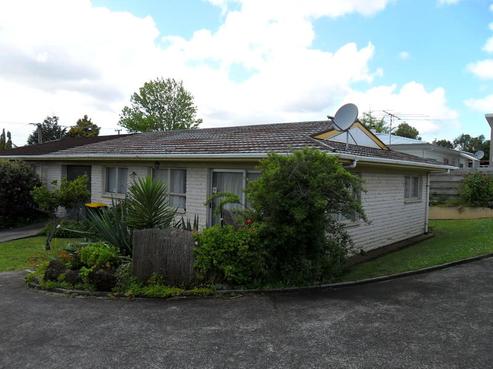 2/32 Helvetia Road, Pukekohe