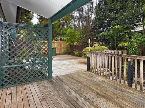 2/20 Wirihana Road, Titirangi