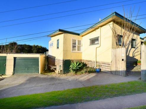 14 Cedar Terrace, Stanmore Bay