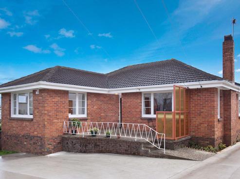 43 Hayr Road, Three Kings