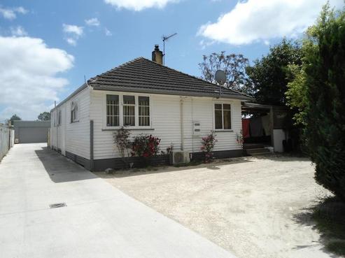 27 Kenney Crescent, Fairfield