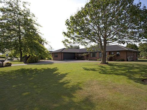 9 De La Mare Drive, Leamington