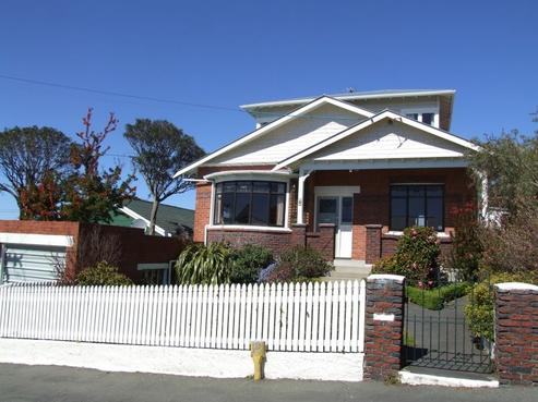 17 Galloway Street, Mornington