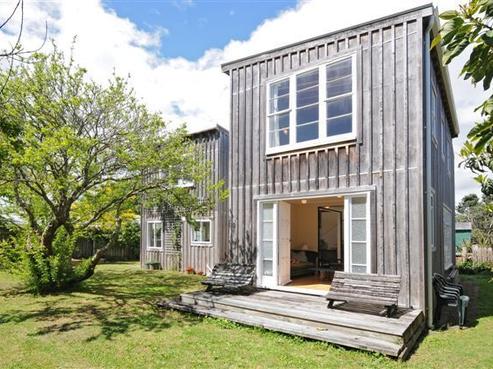 4B Rauparaha Street, Waikanae Beach
