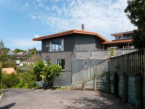 12 Elliston Crescent, Stanmore Bay
