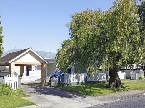2 Aliford Avenue, One Tree Hill
