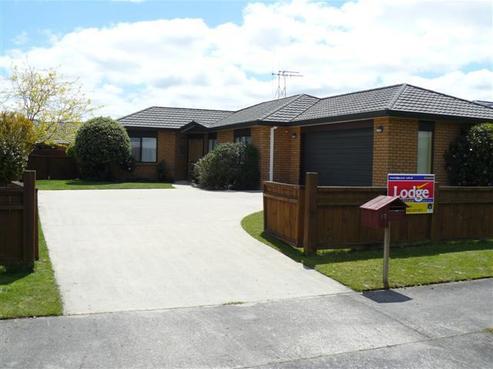 17 Newfield Drive, Fairview Downs