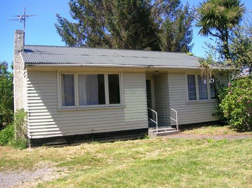 112 Clayton Road, Mangakakahi
