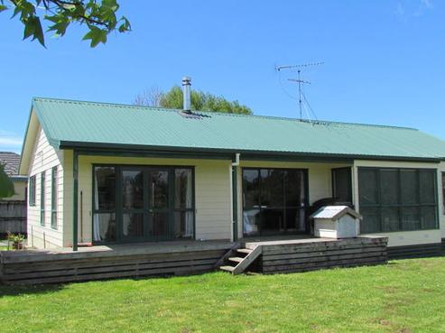 542 Don Buck Road, Massey