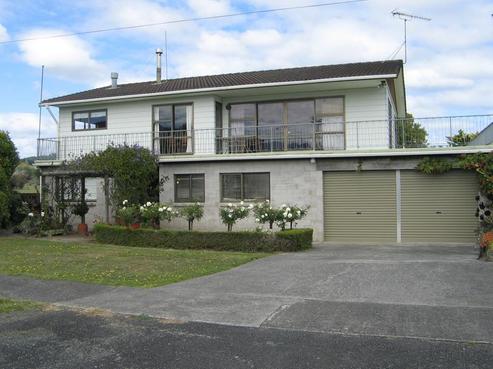 11 Karaka Road, Kawakawa Bay
