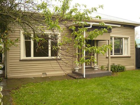 369 Linwood Avenue, Bromley