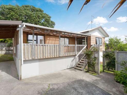 8B Tonkin Drive, Sunnynook