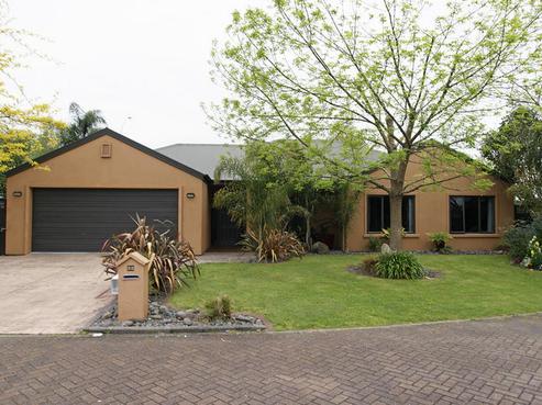 32 Cairns Crescent, Rototuna